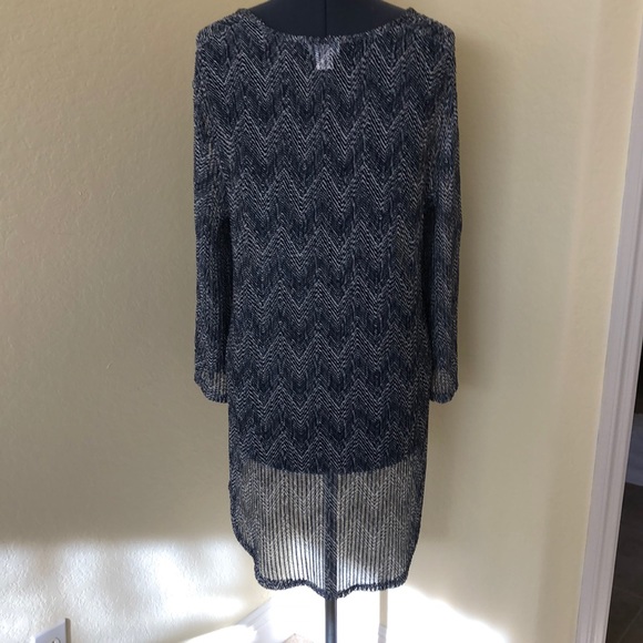 Swimsuit coverup - Picture 2 of 8